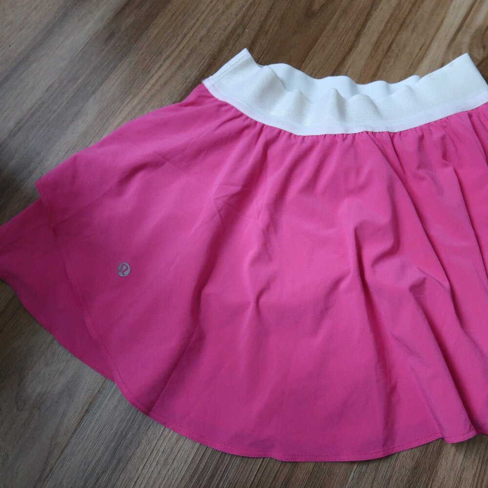 Court Rival Skirt in Sonic Pink in Size 4 in New Without Tags Condition